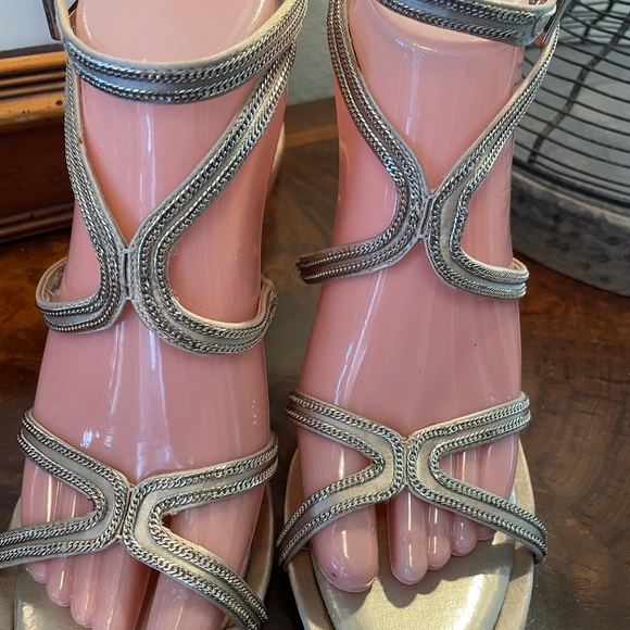 BCBG MAX AZRIA 8M Elegant Gold Strappy Women's Sandals ankle Strap 4” Gold heel - Picture 5 of 13